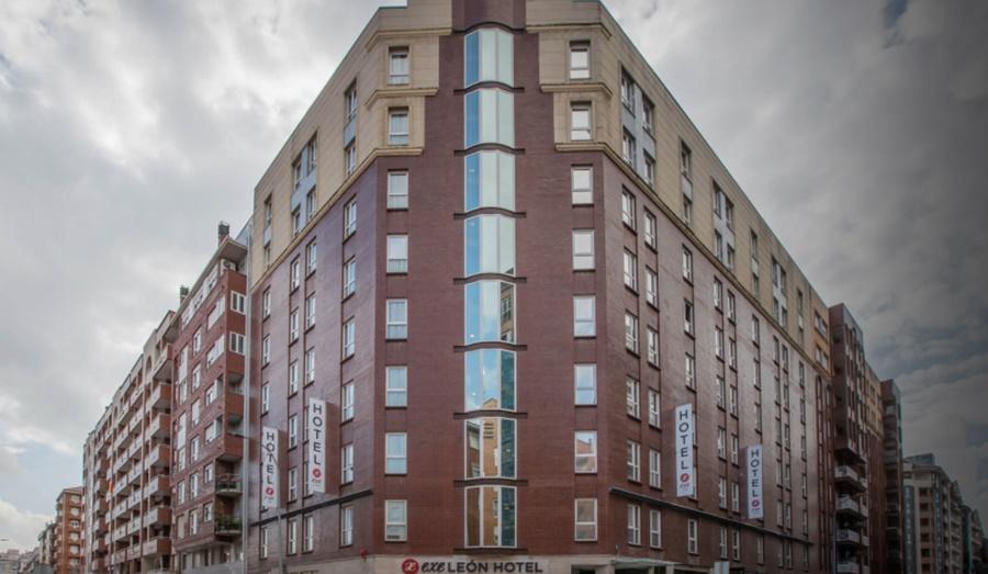 Exe Leon Hotel Екстериор снимка