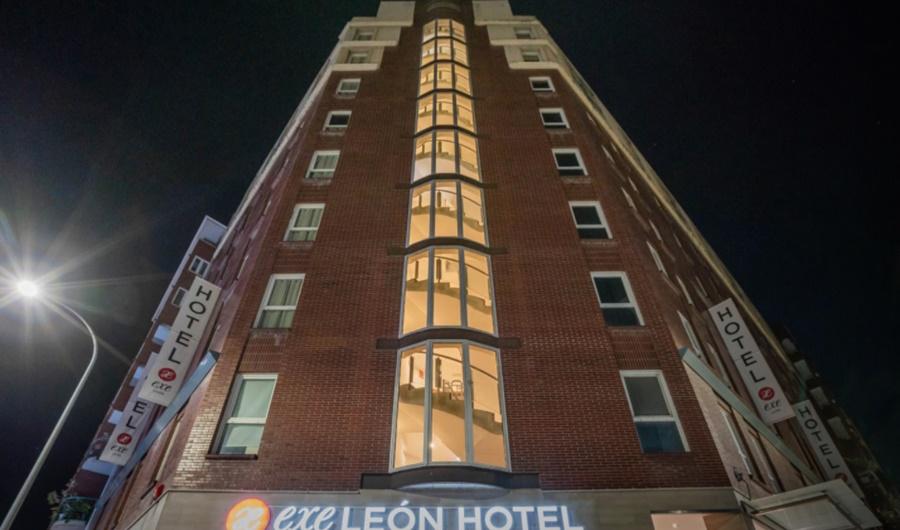 Exe Leon Hotel Екстериор снимка