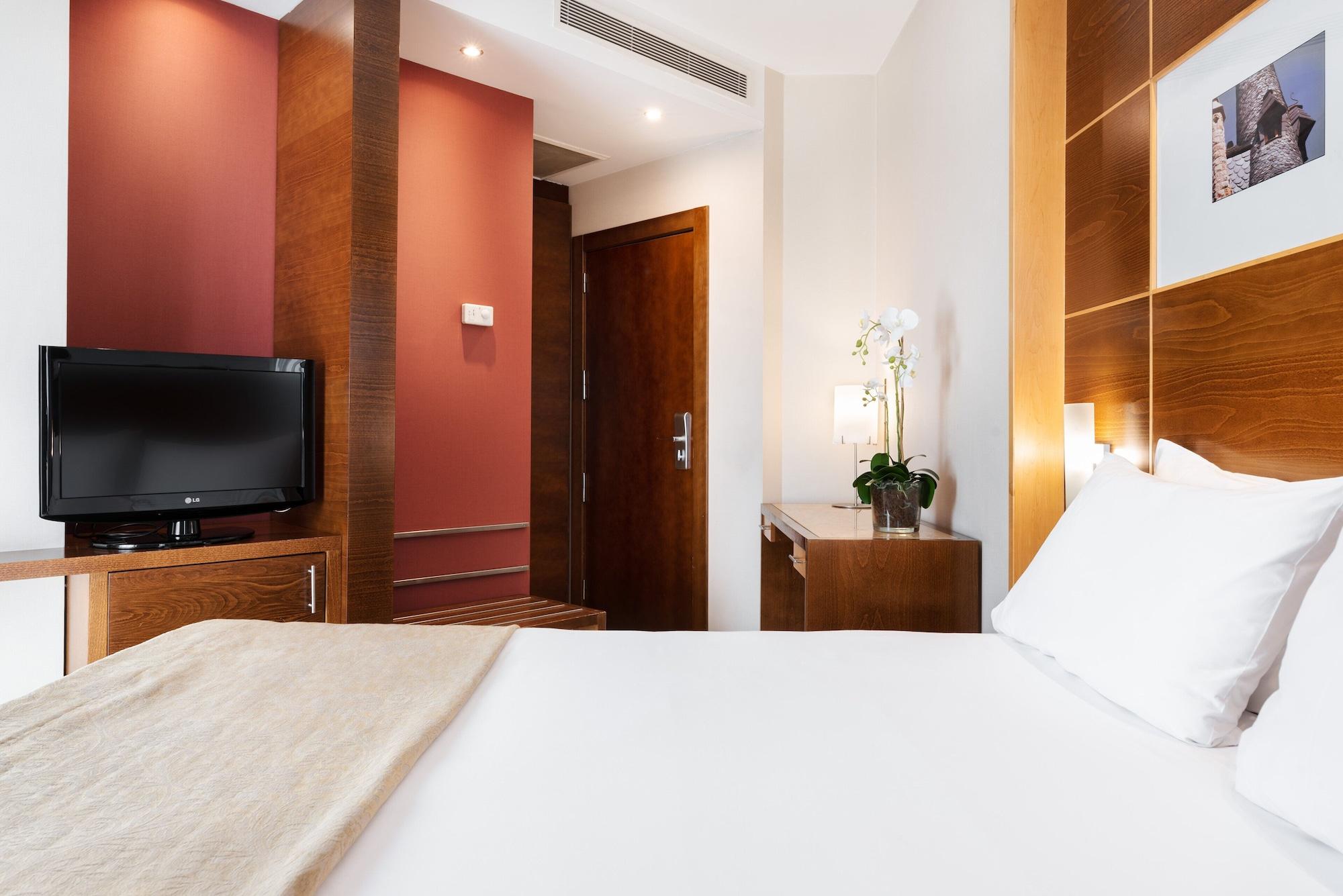 Exe Leon Hotel Екстериор снимка