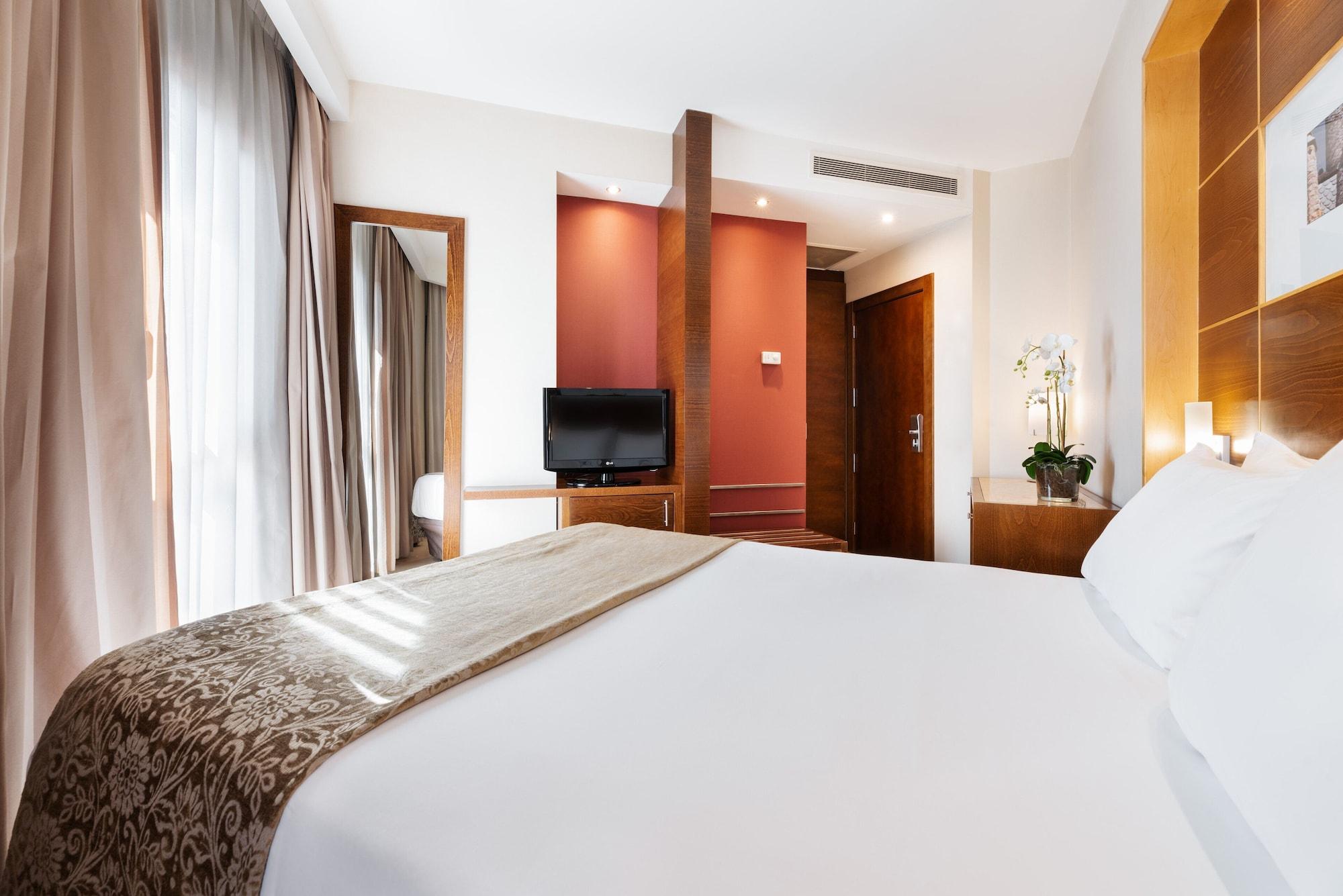 Exe Leon Hotel Екстериор снимка