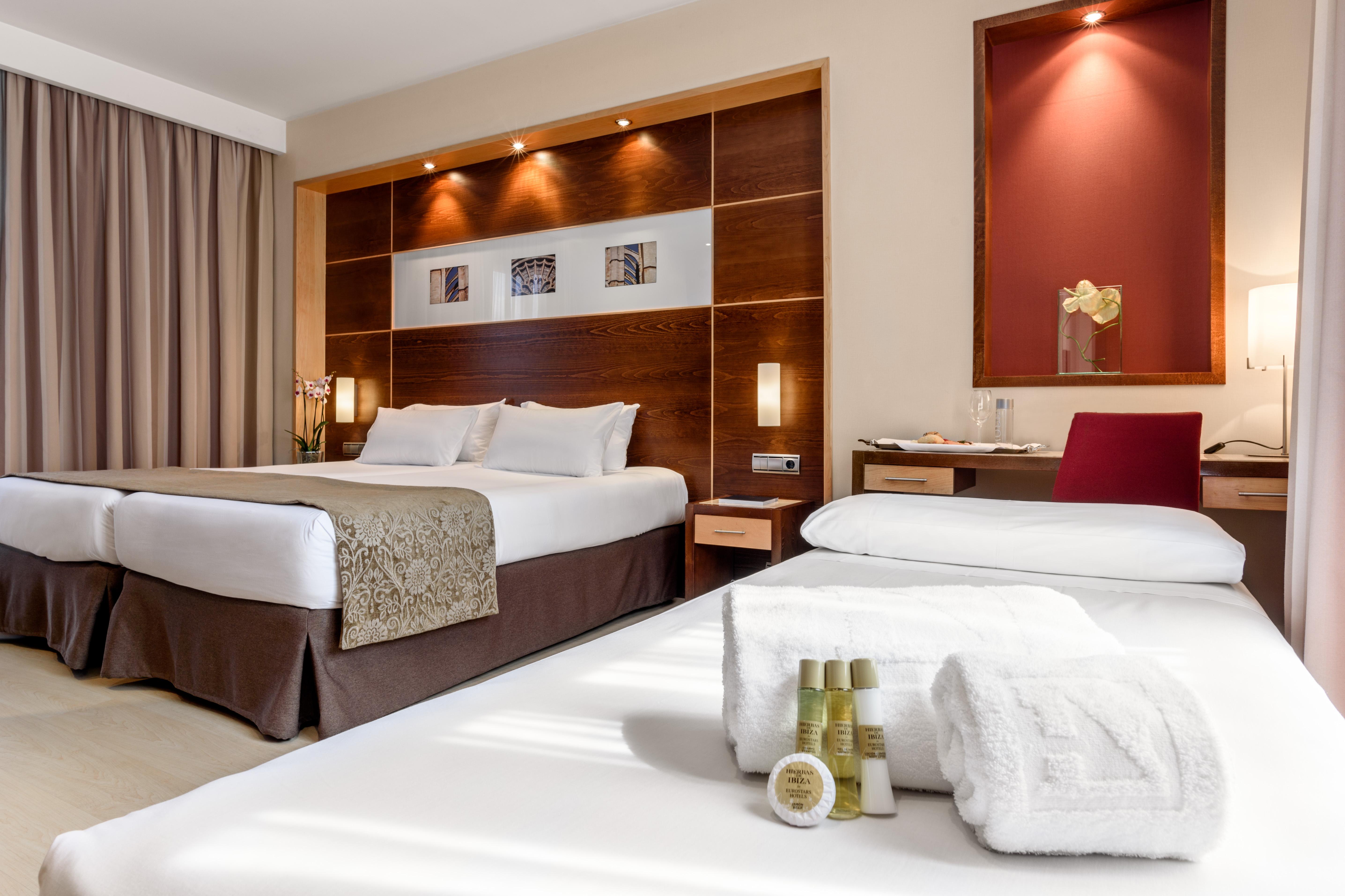 Exe Leon Hotel Екстериор снимка