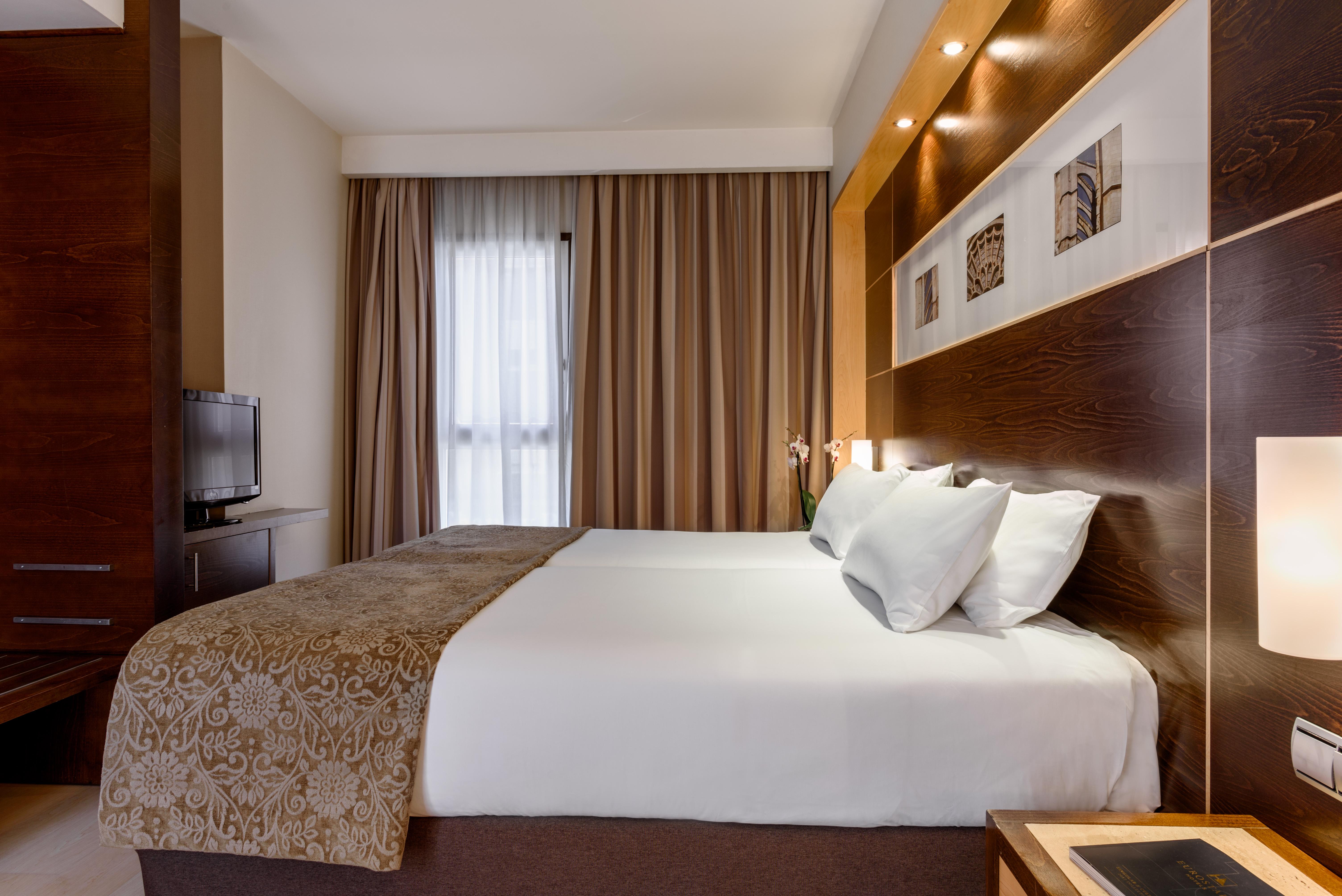 Exe Leon Hotel Екстериор снимка