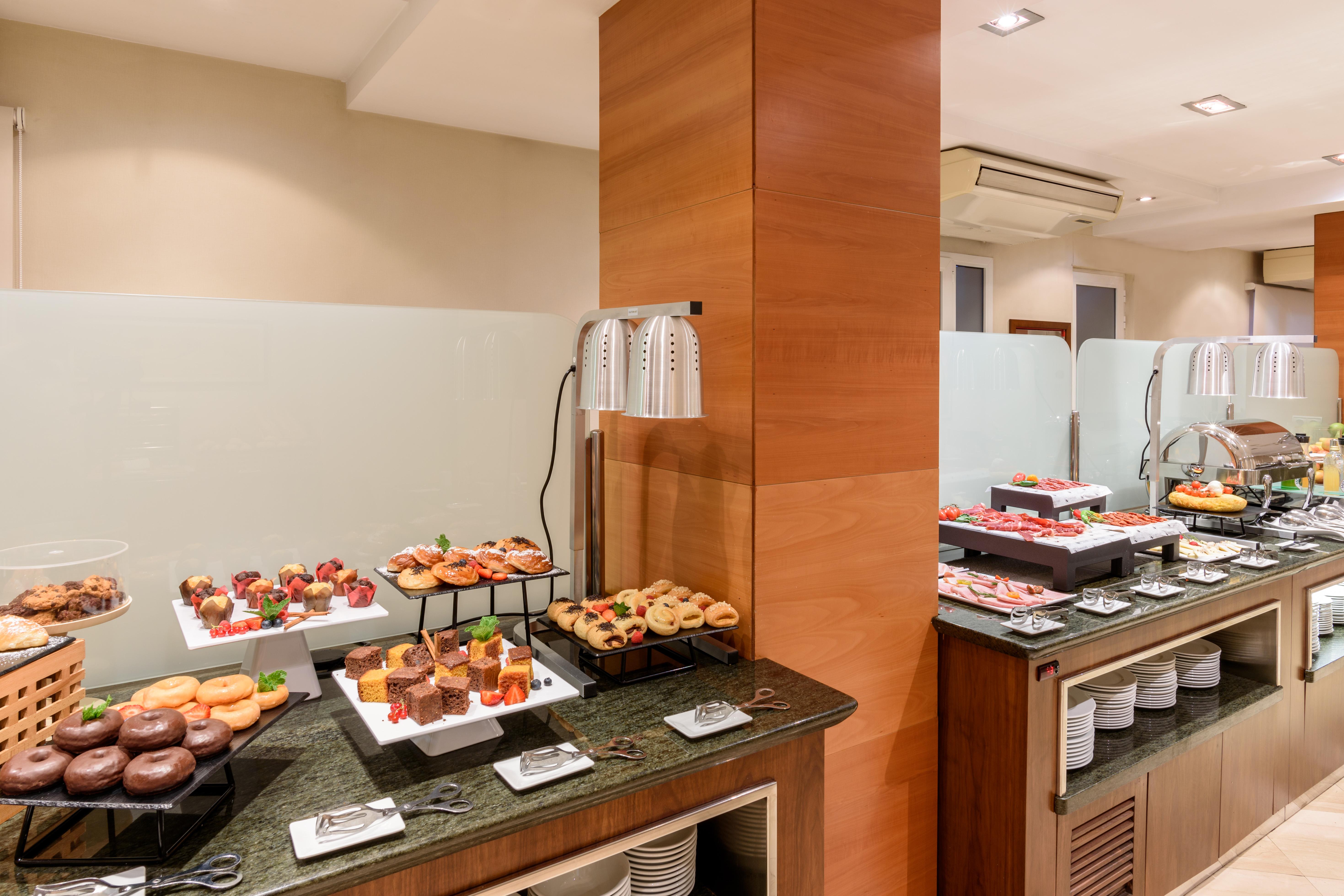 Exe Leon Hotel Екстериор снимка