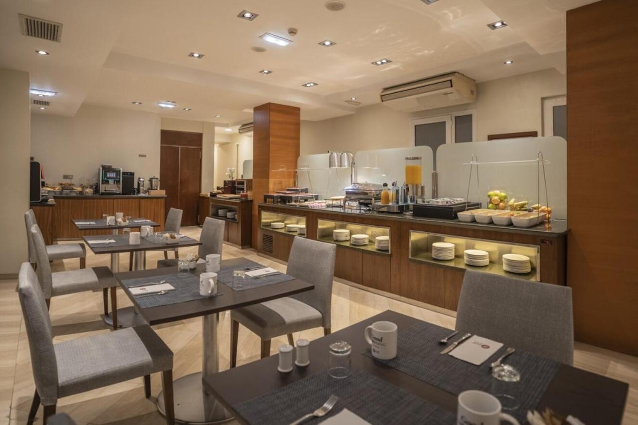 Exe Leon Hotel Екстериор снимка