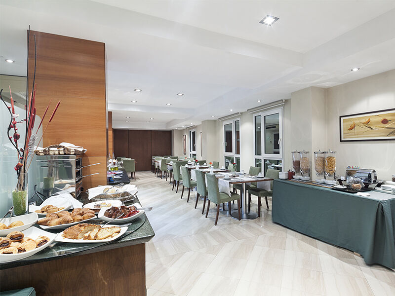 Exe Leon Hotel Екстериор снимка
