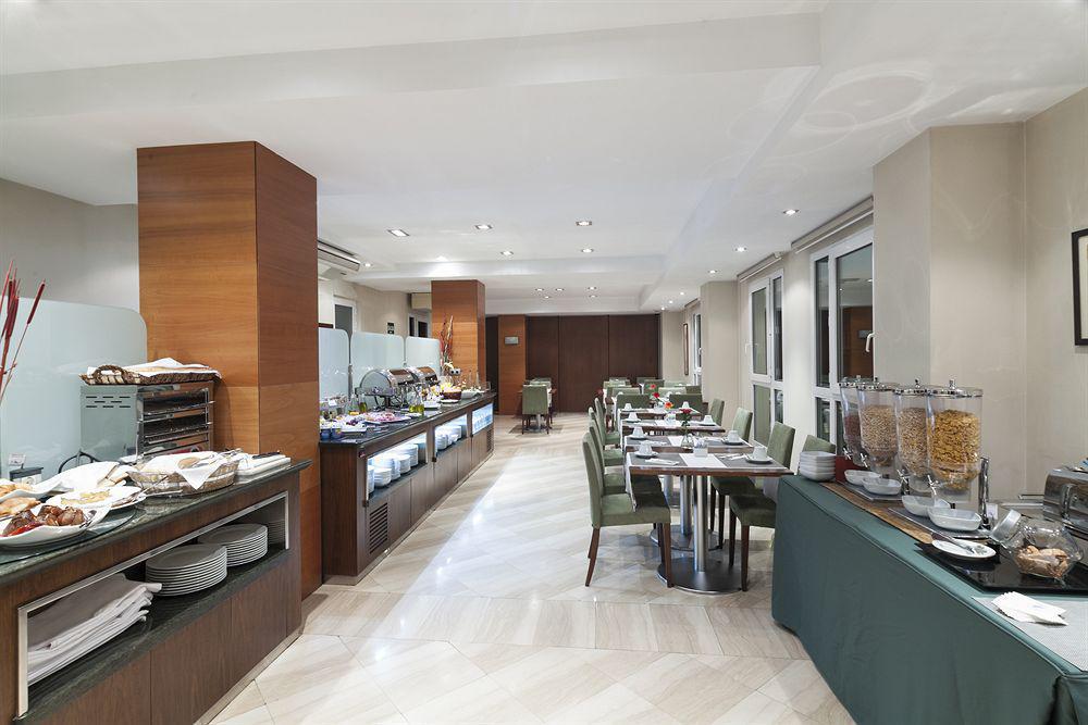 Exe Leon Hotel Екстериор снимка